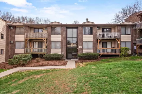 387 Country Club Ln, Pomona, NY 10970