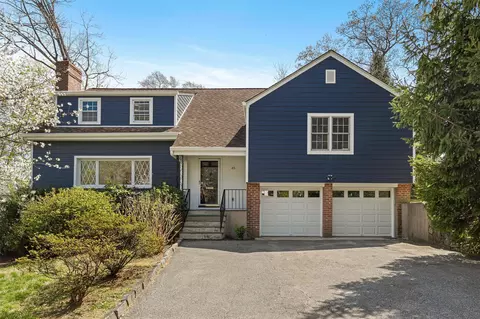 45 Shadow Ln, New Rochelle, NY 10801