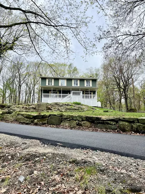 48 Old Mt Peter Rd, Warwick, NY 10990