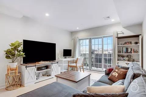 25-74 34th St #4A, New York, NY 11103