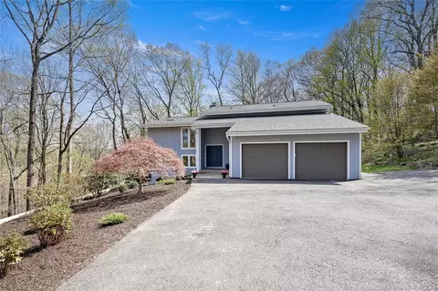 174 Somerstown Rd, New Castle, NY 10546