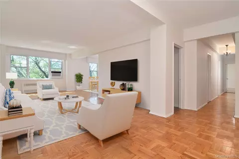 900 Palmer Rd #7L, Eastchester, NY 10708