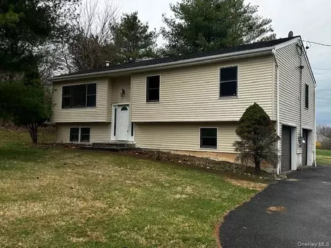 105 Gold Rd, Beekman, NY 12570