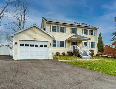 29 Emerick Rd, Saugerties, NY 12477