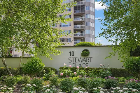 10 Stewart Pl #7CE, White Plains, NY 10603