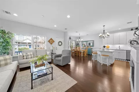 133 Rosebud Ct, Patchogue, NY 11772