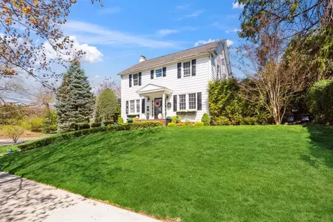 1 Chestnut St, Garden City, NY 11530
