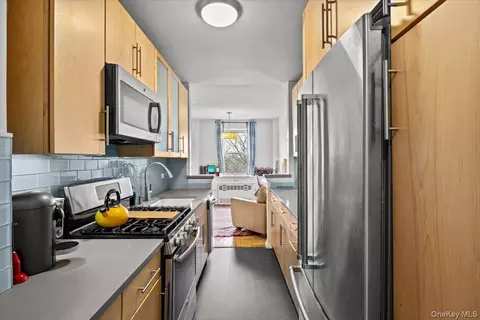 5550 Fieldston Rd #7C, New York, NY 10471