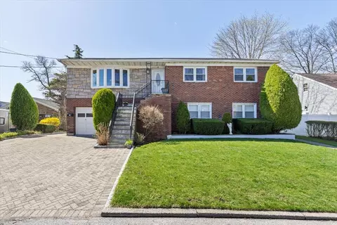 18 Breglia St, Yonkers, NY 10704