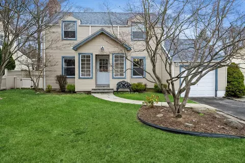 19 Longview Dr, Eastchester, NY 10709