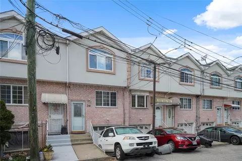 39 Deidre Ct, Staten Island, NY 10304