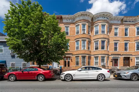 3280 38th St, New York, NY 11103