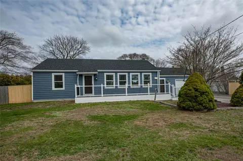 53 Union St, West Sayville, NY 11796