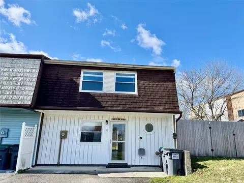 36 Old Anvil Ln, Wallkill, NY 10940