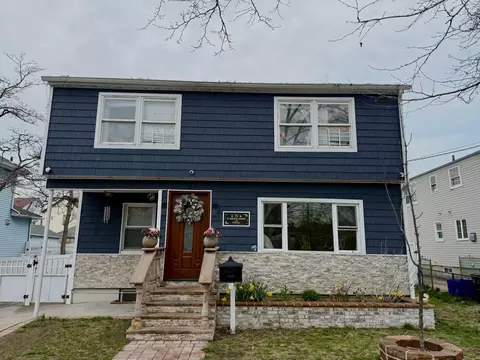 73 Hamilton Ave, Valley Stream, NY 11580