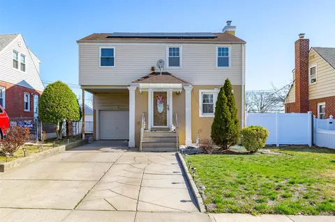 312 Norfeld Blvd, Elmont, NY 11003