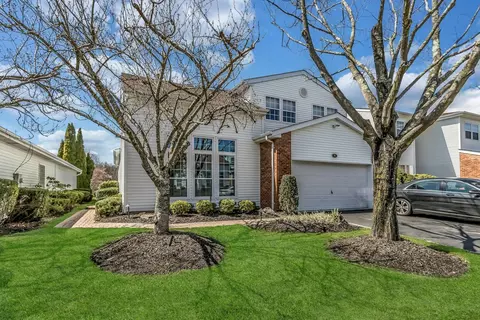 93 Hamlet Dr #93, Commack, NY 11725