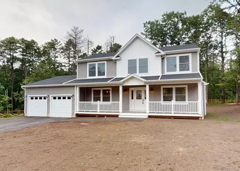 111 Currans Rd, Middle Island, NY 11953
