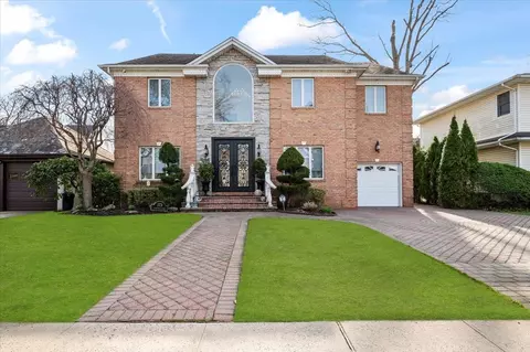 173 Sackville Rd, Garden City, NY 11530