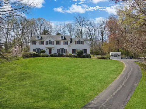 36 Sunderland Ln, Katonah, NY 10536