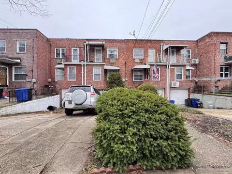 8922 Moline St, New York, NY 11428