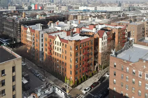 4142 42nd St #4H, Sunnyside, NY 11104