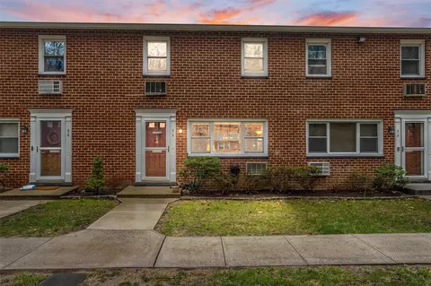 86 Charter Cir #86, Ossining, NY 10562