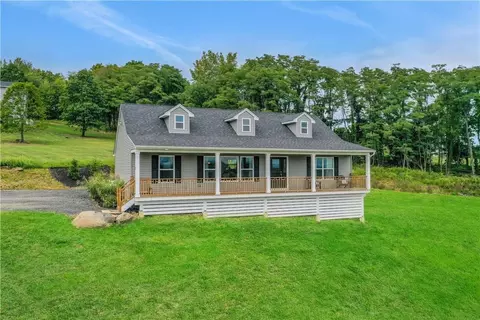 17 Cameron Ct, Marlboro, NY 12542