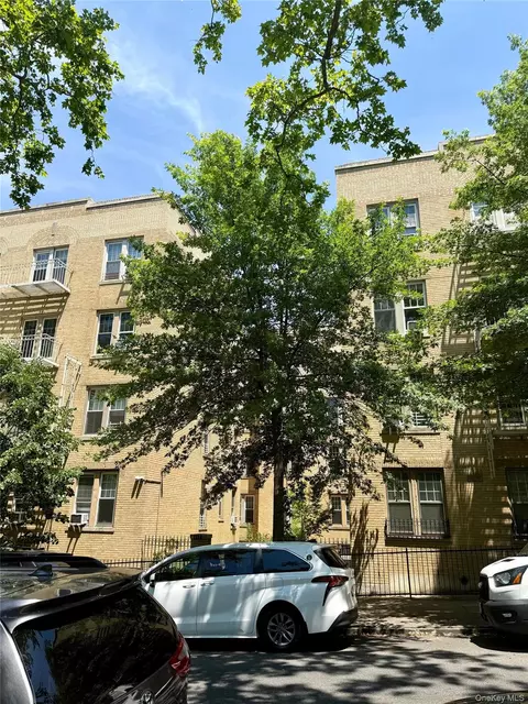 561 41st St #2C, Brooklyn, NY 11232