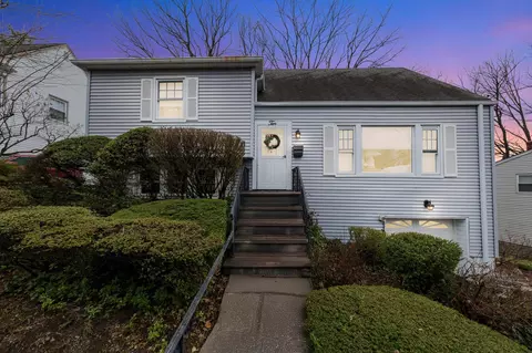 10 Gail Rd, Yonkers, NY 10710