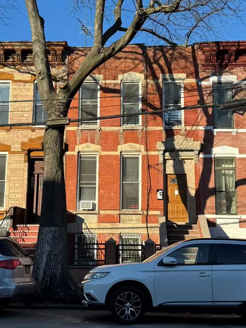 433 E 141st St, New York, NY 10454 photo 1