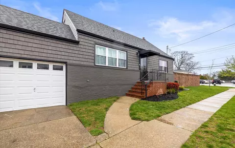 210 Parker Ave, West Hempstead, NY 11552