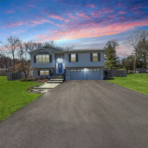 48 Park Hill Dr, New Windsor, NY 12553