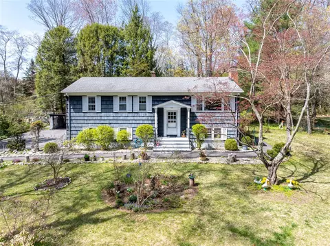 25 Twin Lakes Rd, Lewisboro, NY 10590