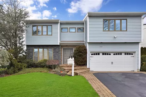 3367 Harold St, Oceanside, NY 11572