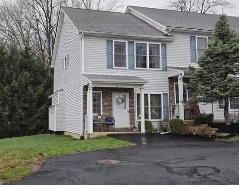 45 Aveonis Ct, Fishkill, NY 12524