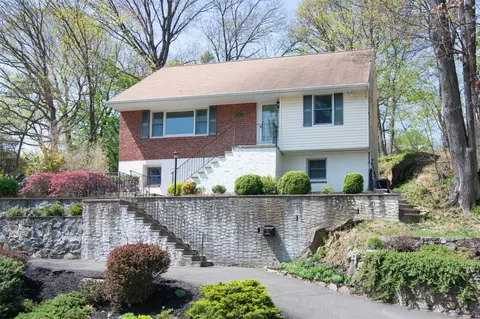 5 Marianna Dr, Greenburgh, NY 10706