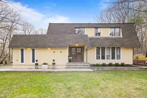 3 Footstep Ln, Pomona, NY 10970