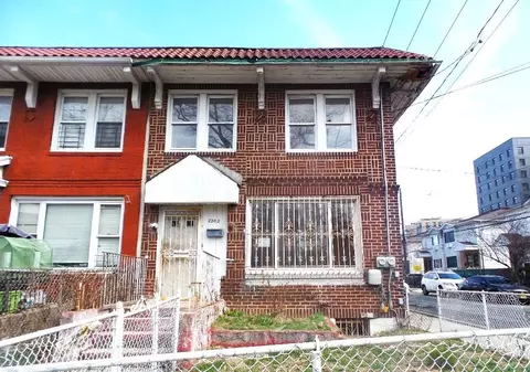2202 Loretta Rd, Far Rockaway, NY 11691