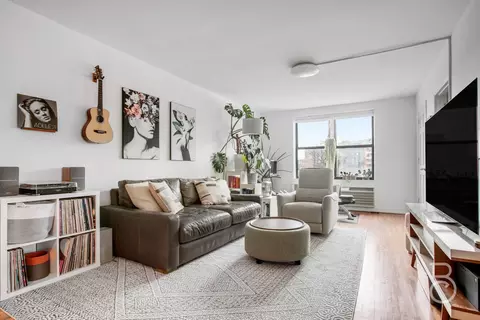100-25 Queens Blvd #3N, New York, NY 11375