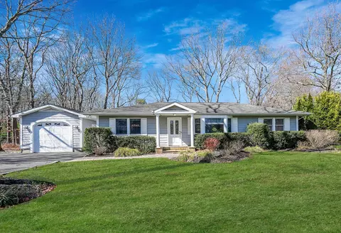 221 Southaven Ave, Medford, NY 11763