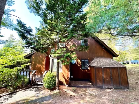 44 Lakeview Ter, Thompson, NY 12701