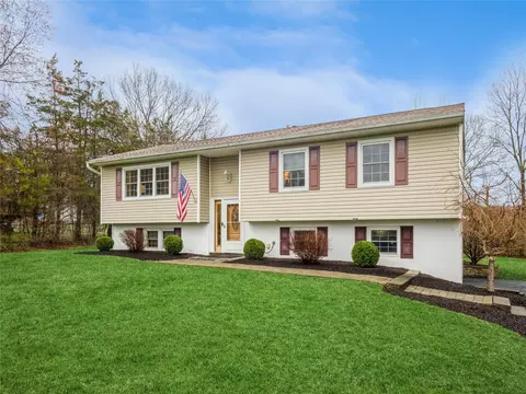 25 Wright Blvd, East Fishkill, NY 12533