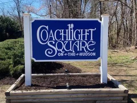 270 Coachlight Sq, Cortlandt, NY 10548