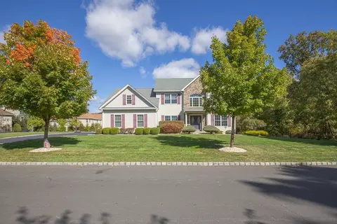 18 Norfolk Ave, Clarkstown, NY 10920