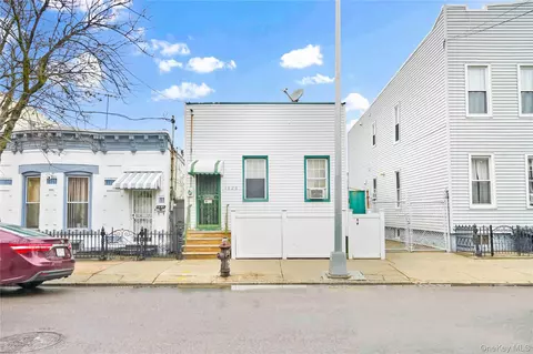 1623 George St, Ridgewood, NY 11385