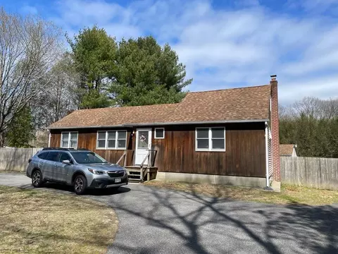133 Middle Island Blvd, Middle Island, NY 11953
