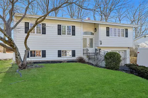 733 Jacqueline Dr, Clarkstown, NY 10989