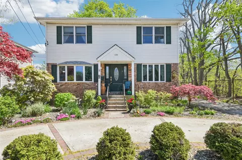 106 Catlin Pl, Hewlett, NY 11557