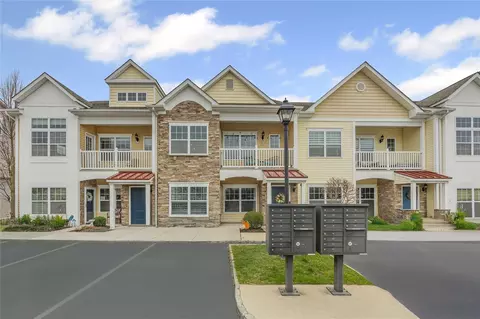 64 Barley Ln, Patchogue, NY 11772